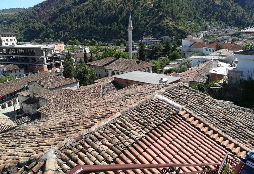 חדר סטנדרט לשלושה, B&bsheshalliu