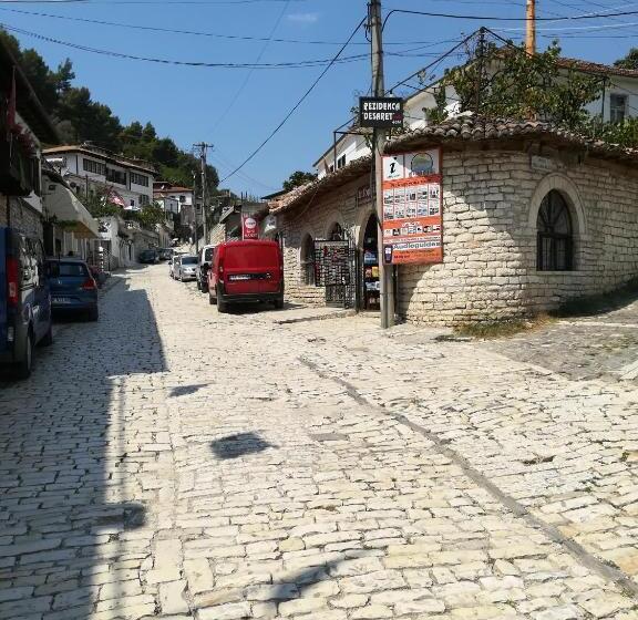 חדר סטנדרט לשלושה, B&bsheshalliu