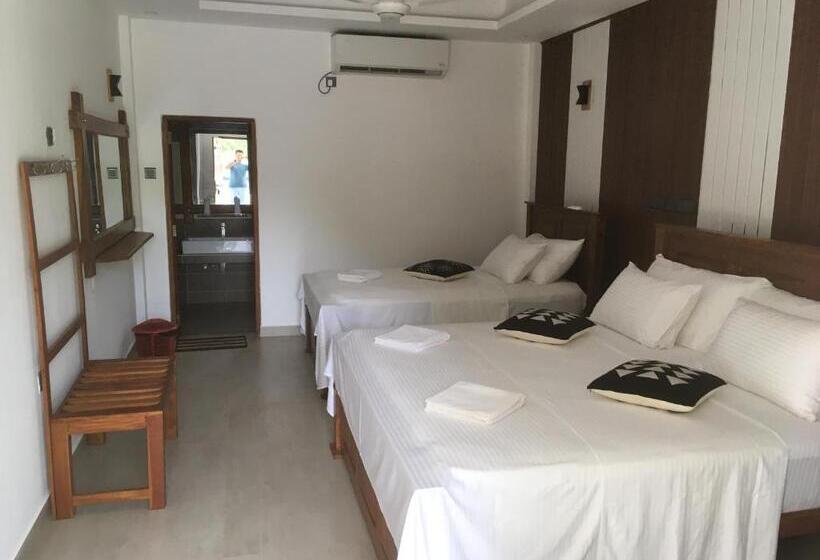 חדר קלאסי לשלושה, Nn Beach Resort & Spa