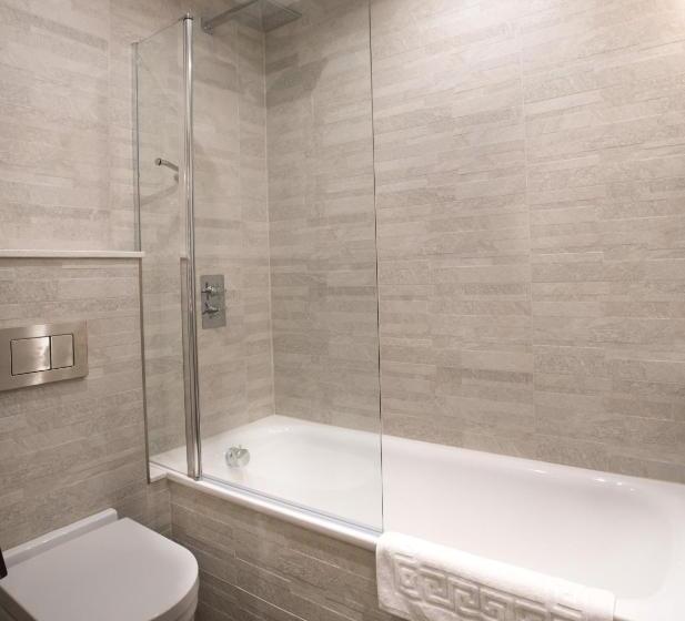 高级大房间, The Coffee House