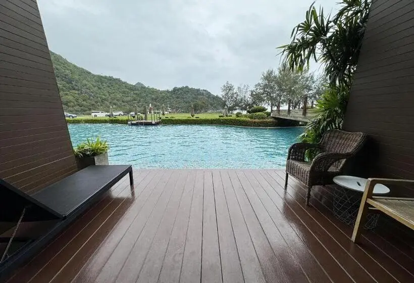 デラックスルーム, La Isla Pranburi Beach Resort