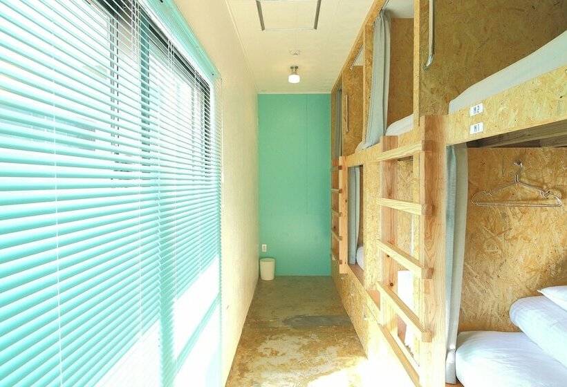 מיטה בחדר משותף, Seawall Hostel