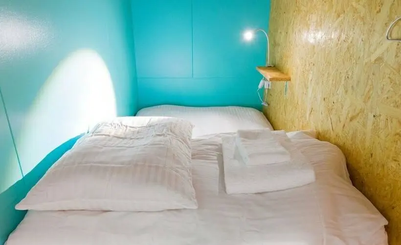 ルームシェアのワンベッド, Seawall Hostel