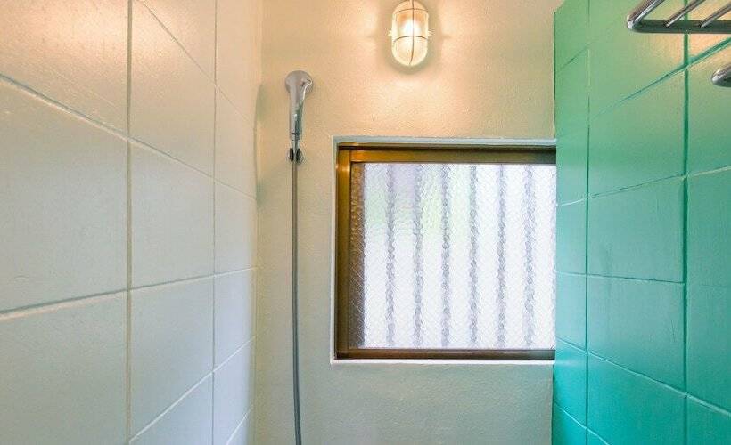 מיטה בחדר משותף, Seawall Hostel