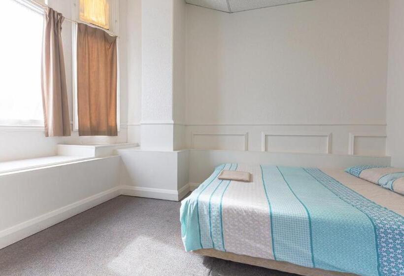 标准间, Bk Hostel