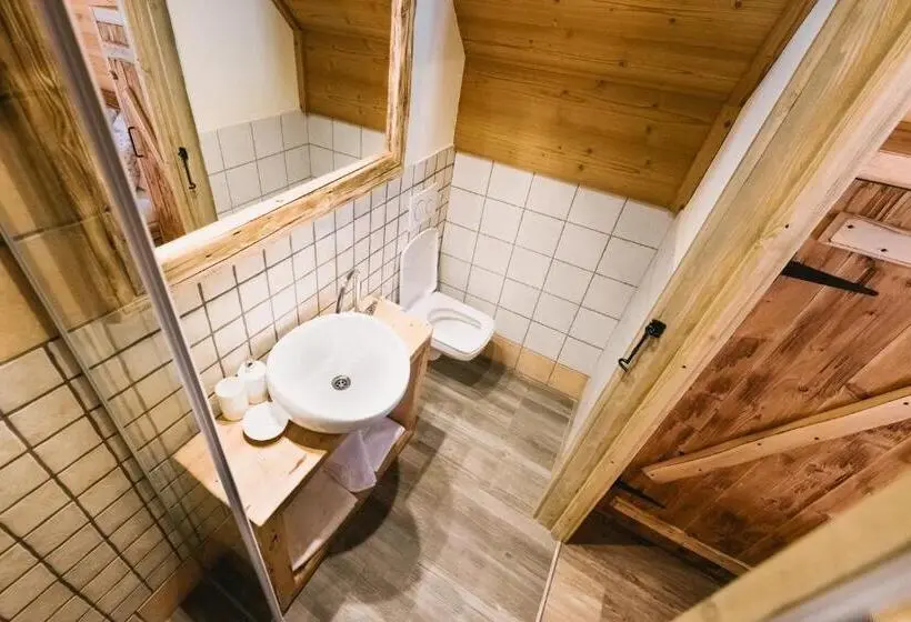 اتاق استاندارد با چشم‌انداز, Hostel Lukna