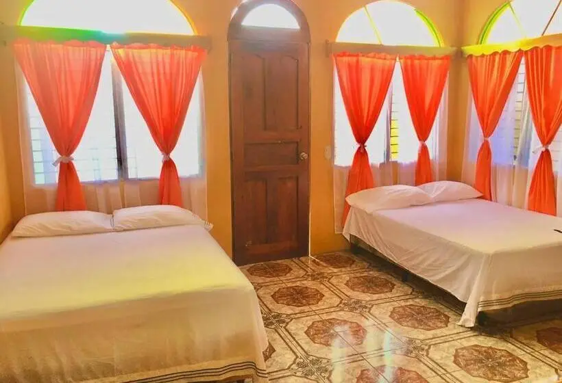 اتاق لوکس خانوادگی, San Miguel