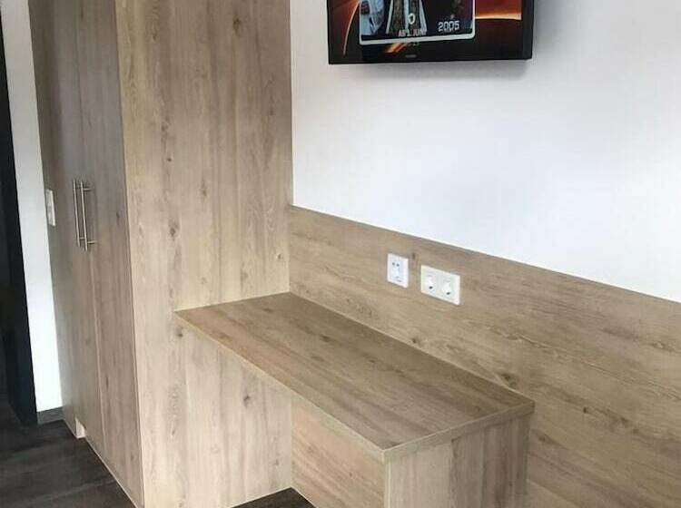 标准间, Kraftwerk Relax Motel