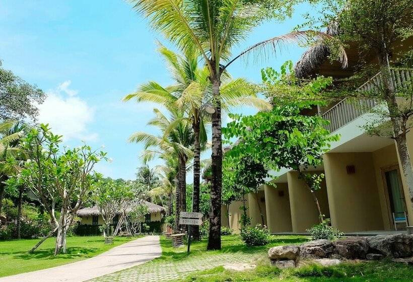 اتاق سه نفره دلوکس با چشم‌انداز باغ, Lahana Resort Phu Quoc & Spa