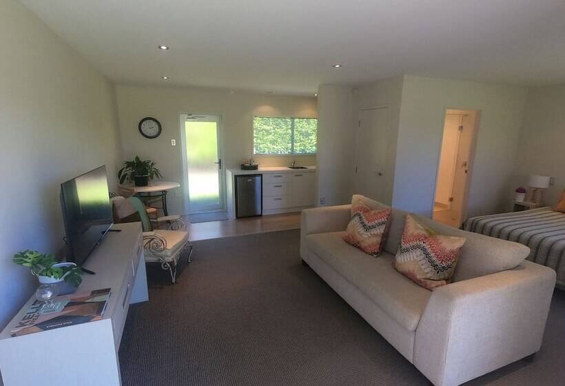 استودیوی لوکس, Ratanui Villas