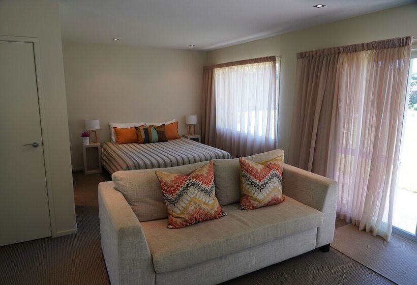 استودیوی لوکس, Ratanui Villas