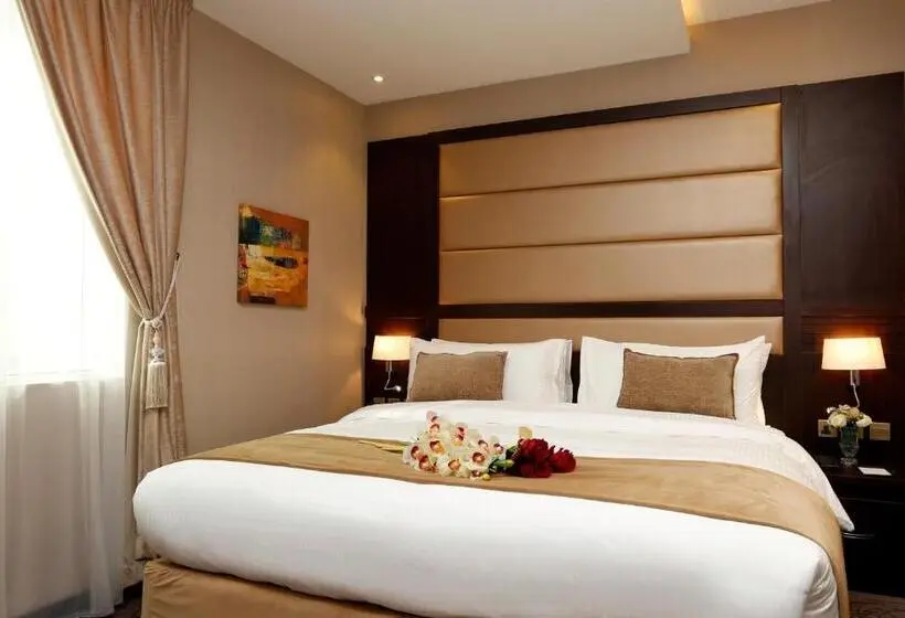 Deluxe Room King Size Bed