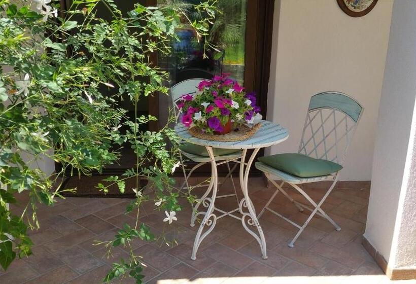 חדר סטנדרט לארבעה, B & B Villa Flora