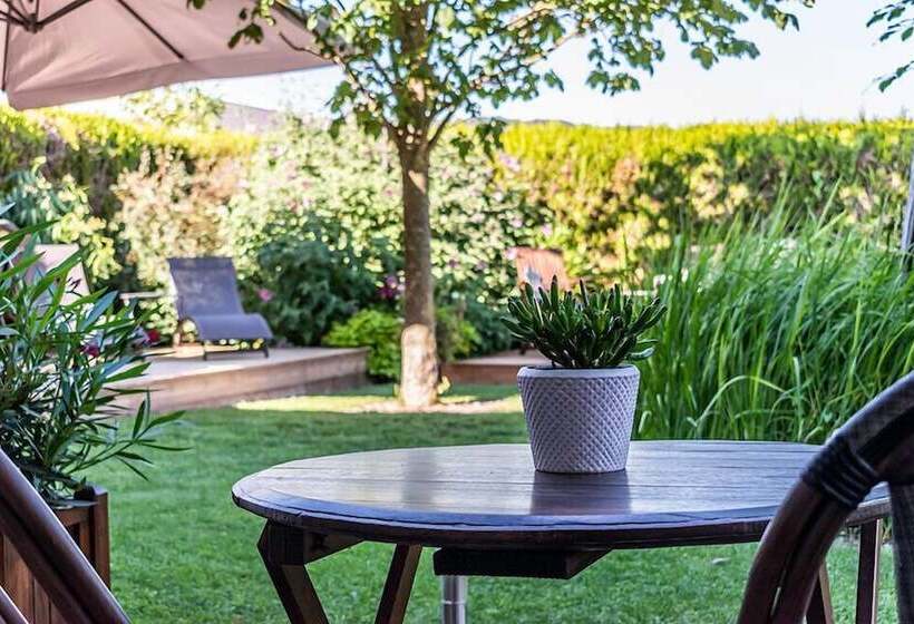 标准房带园景, Clos Du Mont Rouge