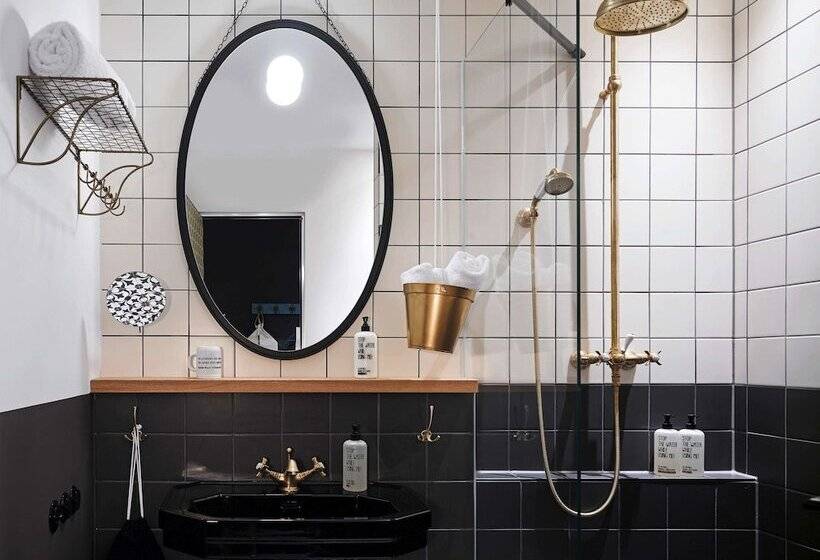 اتاق استاندارد, 25hours Hotel The Royal Bavarian