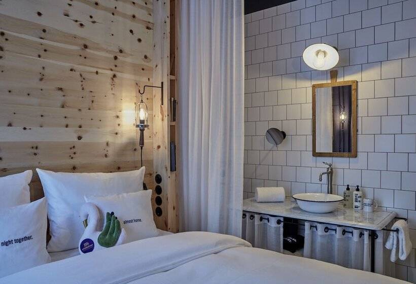 Номер Стандарт, 25hours Hotel The Royal Bavarian