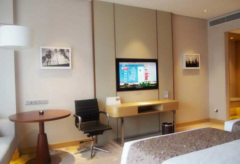 Номер Deluxe, Wojo