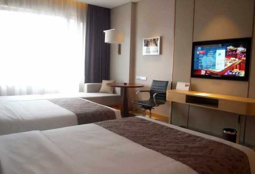 Номер Deluxe, Wojo