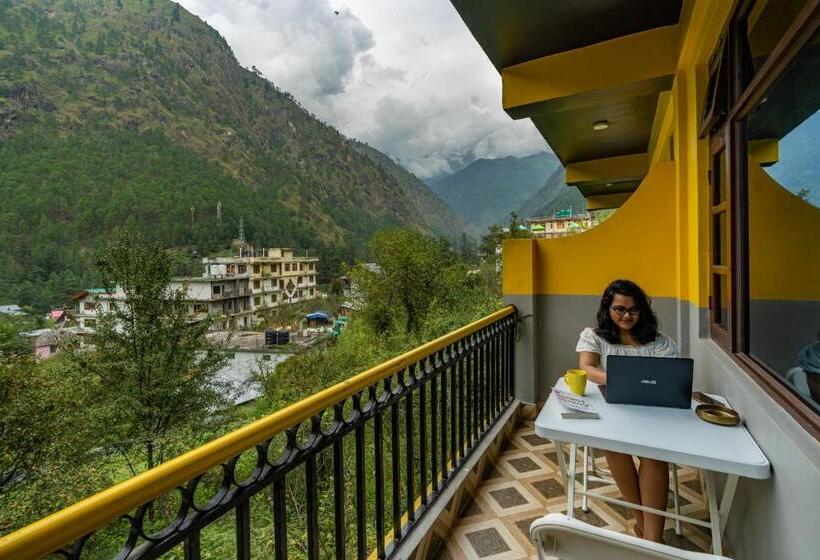 اتاق لوکس با بالکن, The Hosteller Kasol