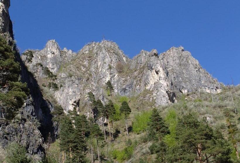 Pokój Ekonomiczny, Rifugio Escursionistico La Ruà
