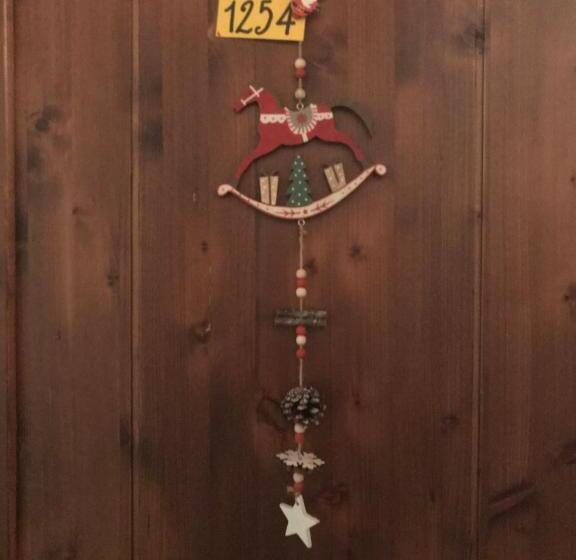 Economy Quadruple Room, Rifugio Escursionistico La Ruà