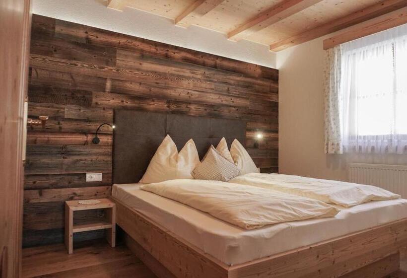 شقة غرفتين نوم مزودة بتراس, Apartments Ciastel