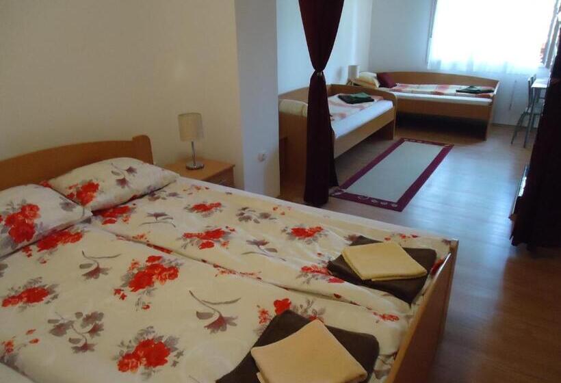 استودیو خانوادگی, Prenoćište Vila Stara Breza