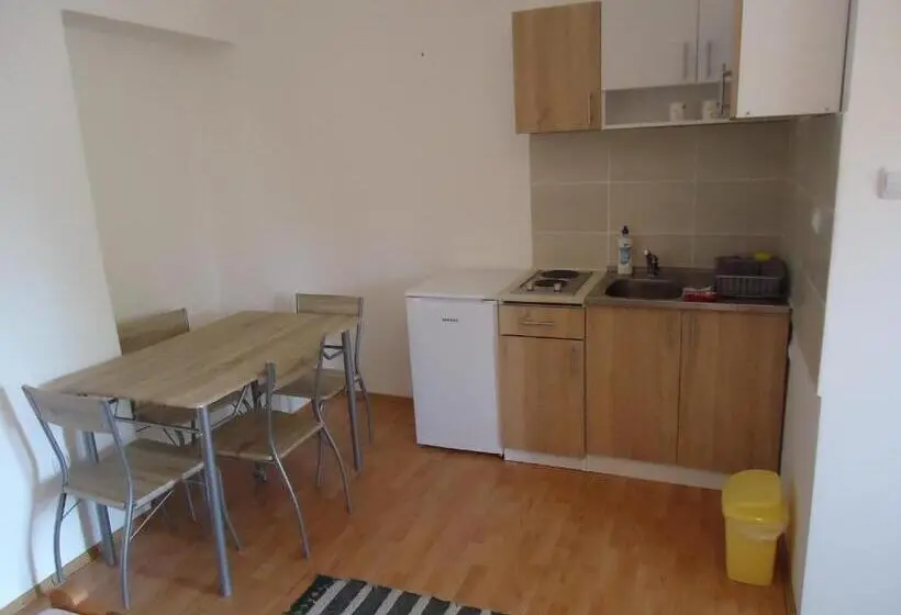 استودیو استاندارد با چشمانداز باغ, Prenoćište Vila Stara Breza