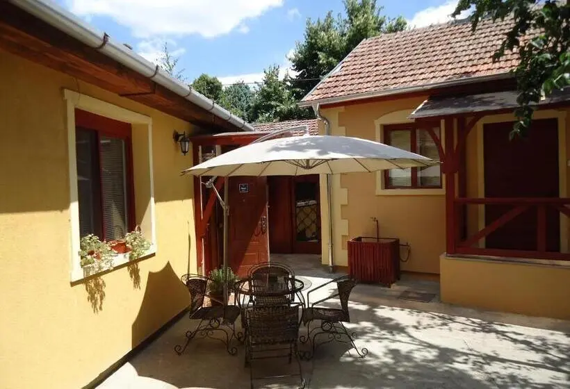 اتاق خانوادگی, Prenoćište Vila Stara Breza