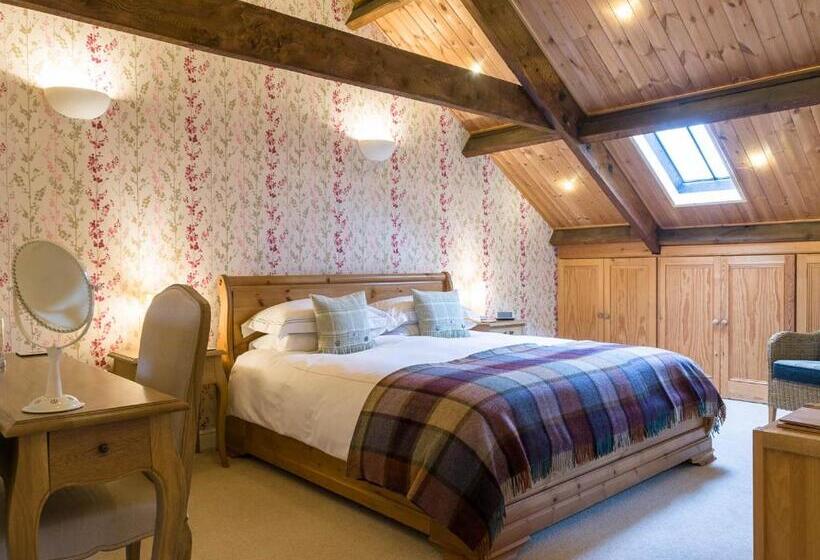 جناح مزود بجاكوزى, The Old Town Hall