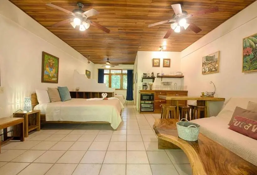 استودیو استاندارد با تراس, Casa Sueca Hotel   At The Beach