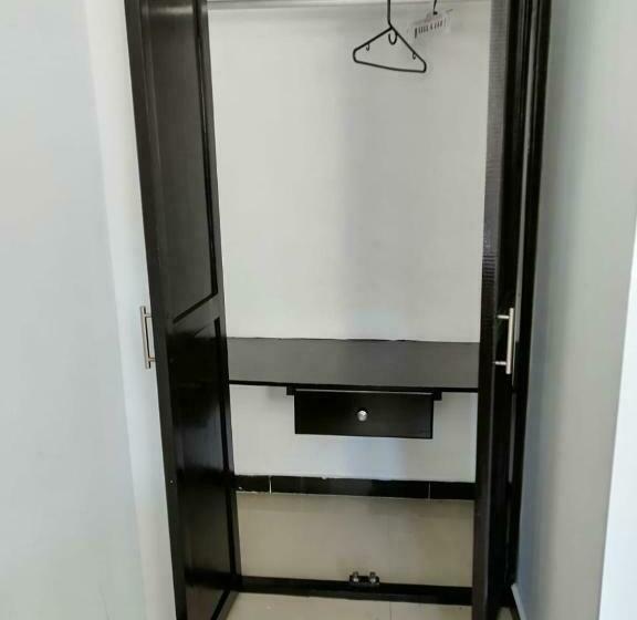 غرفة كلاسيكية ثلاثية, Palmeras De Mariana