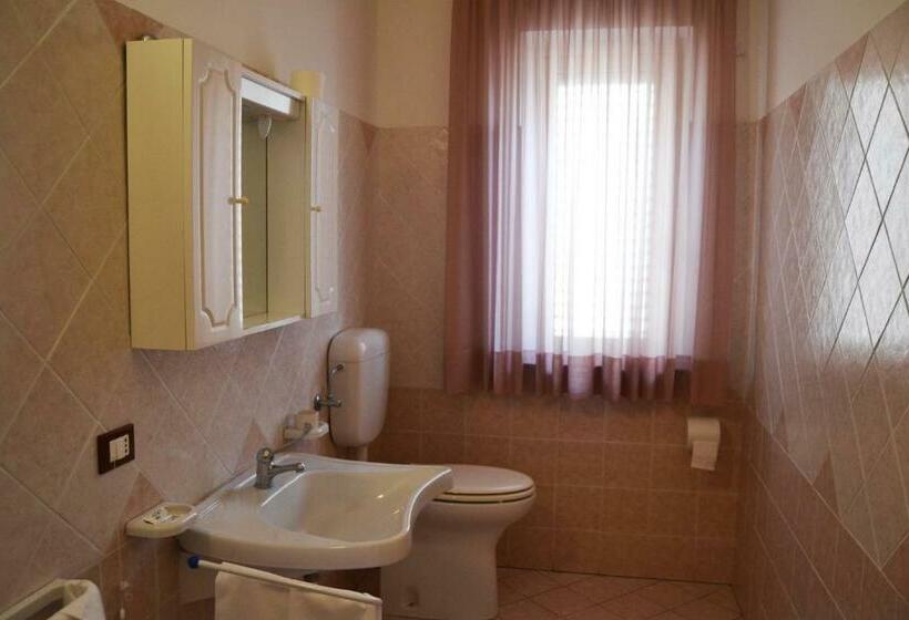 غرفة قياسية رباعية, Ristorante L'avvenire