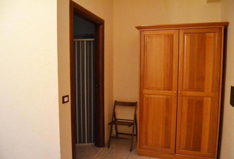 غرفة قياسية ثلاثية, Ristorante L'avvenire