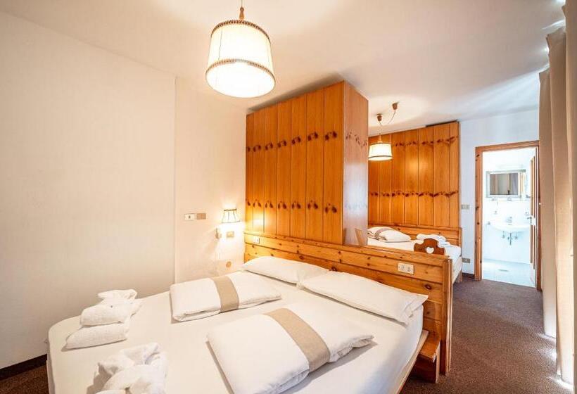 غرفة قياسية ثلاثية مزودة بشرفة, Villa Ruggero Wine