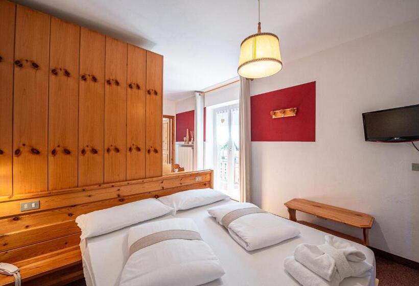 غرفة قياسية ثلاثية مزودة بشرفة, Villa Ruggero Wine