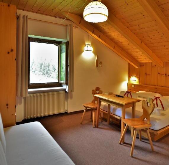 غرفة قياسية رباعية, Villa Ruggero Wine