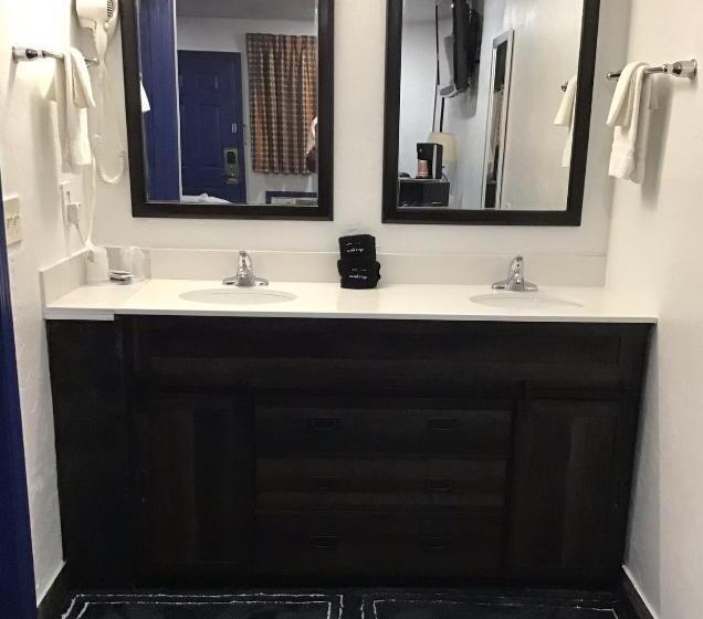 جناح إدارى, Budget Inn & Suites