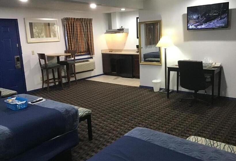 غرفة ديلوكس ثلاثية, Budget Inn & Suites