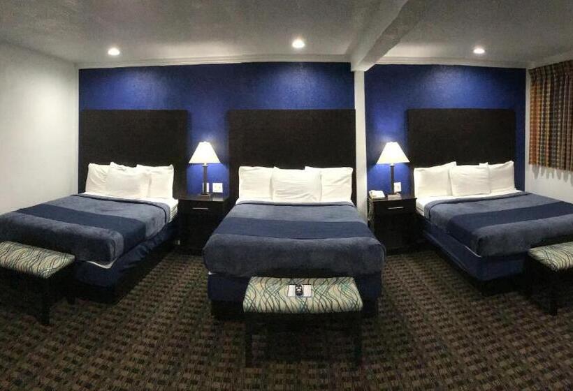 غرفة ديلوكس ثلاثية, Budget Inn & Suites