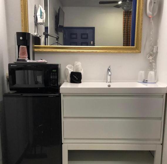 جناح ديلوكس سرير كينج, Budget Inn & Suites