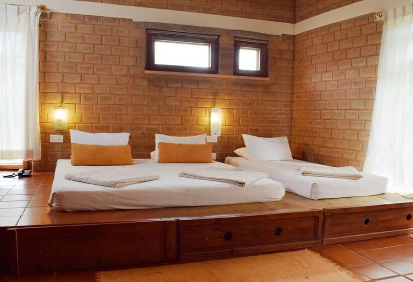 디럭스 룸, Our Native Village