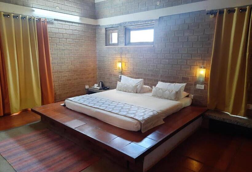 デラックスルーム, Our Native Village