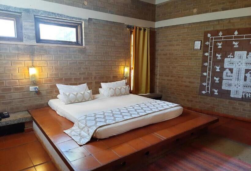 デラックスルーム, Our Native Village