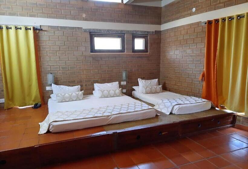 デラックスファミリールーム, Our Native Village