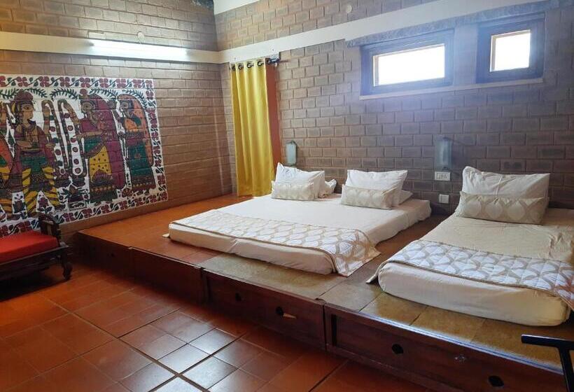 デラックスファミリールーム, Our Native Village