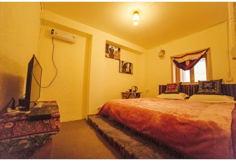 Номер Стандарт, Yi's Hostel