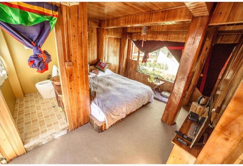 스탠다드 룸 산 전망, Yi's Hostel