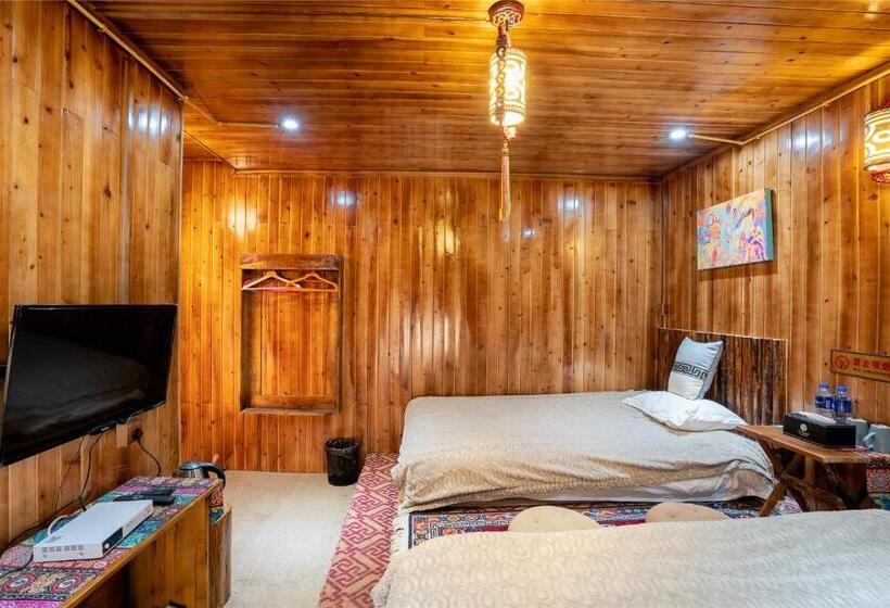 Номер Стандарт, Yi's Hostel