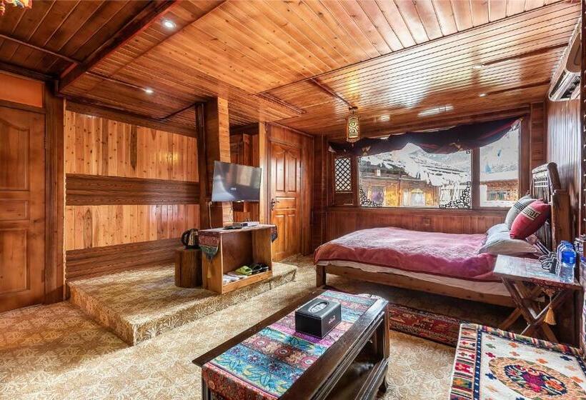 Четырехместный Номер Стандарт Вид на Сад, Yi's Hostel